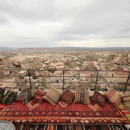 Helike Cave Suites Ючхисар Екстериор снимка