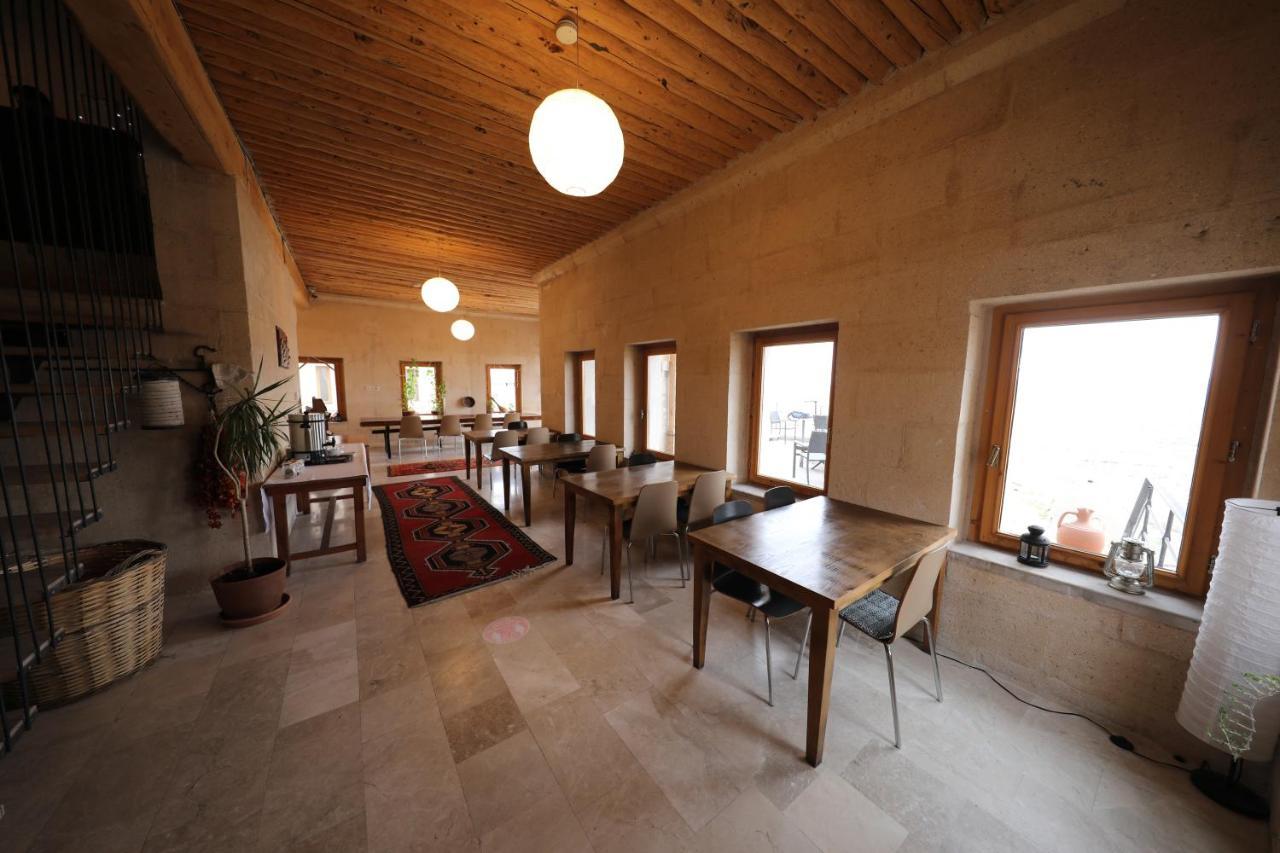 Helike Cave Suites Ючхисар Екстериор снимка