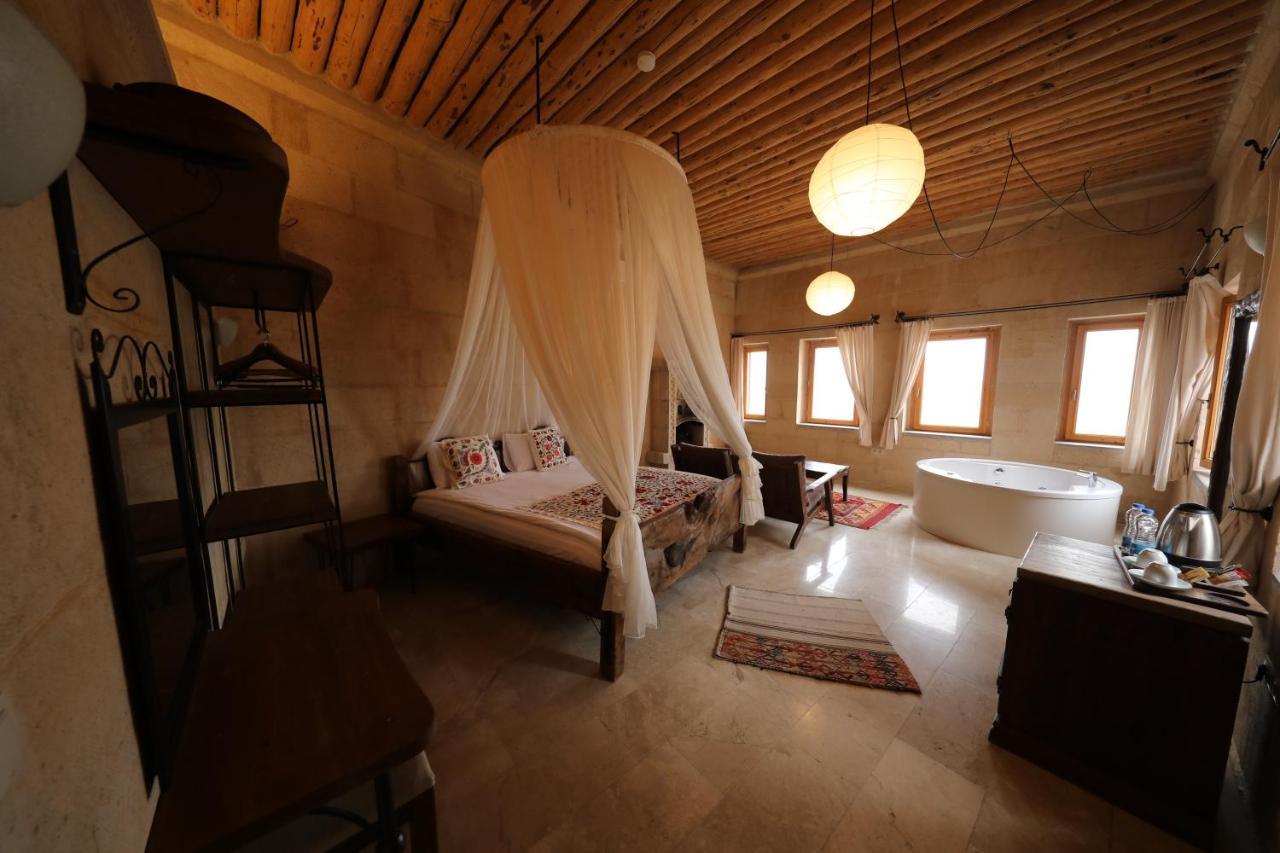 Helike Cave Suites Ючхисар Екстериор снимка