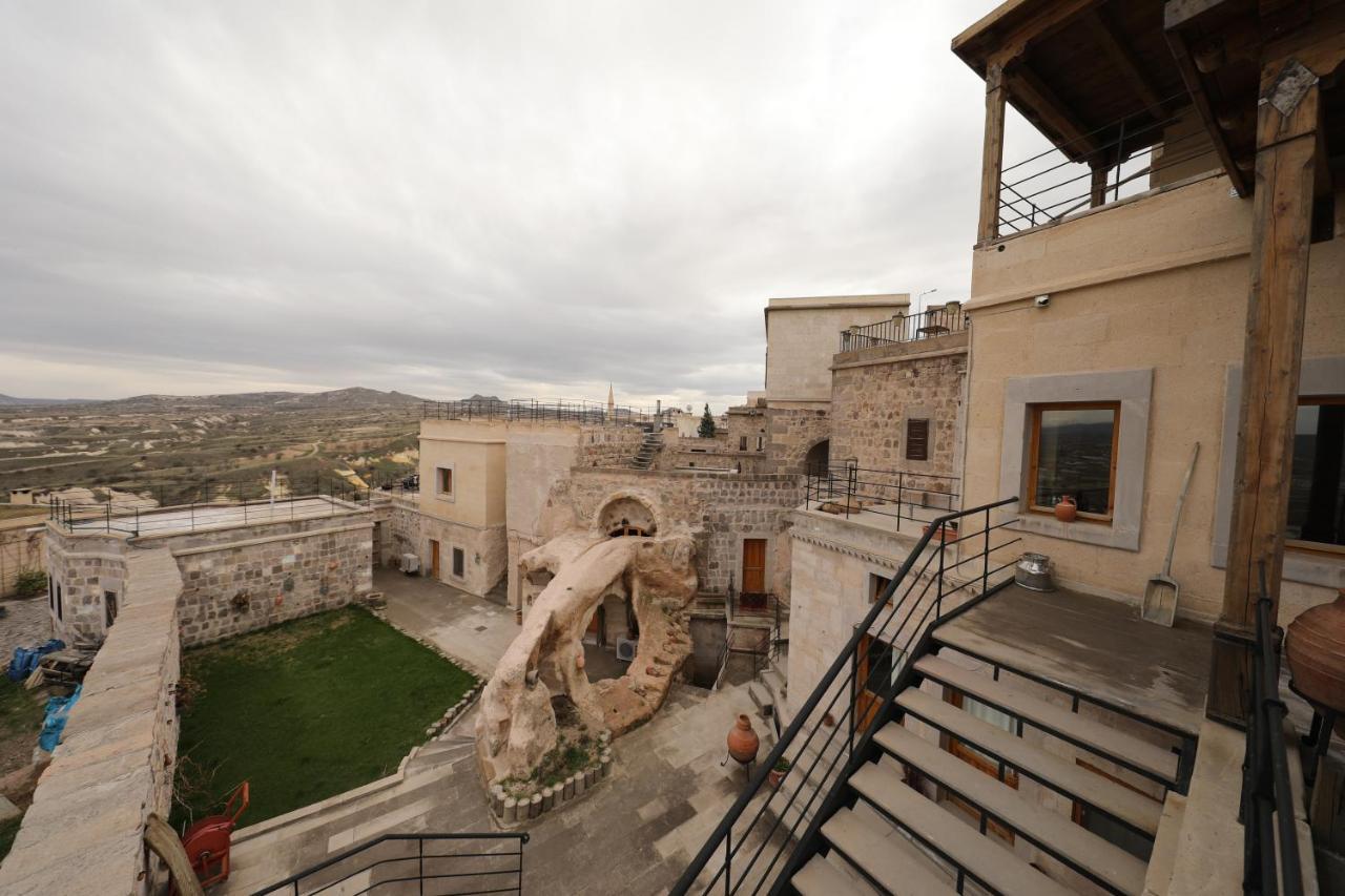 Helike Cave Suites Ючхисар Екстериор снимка