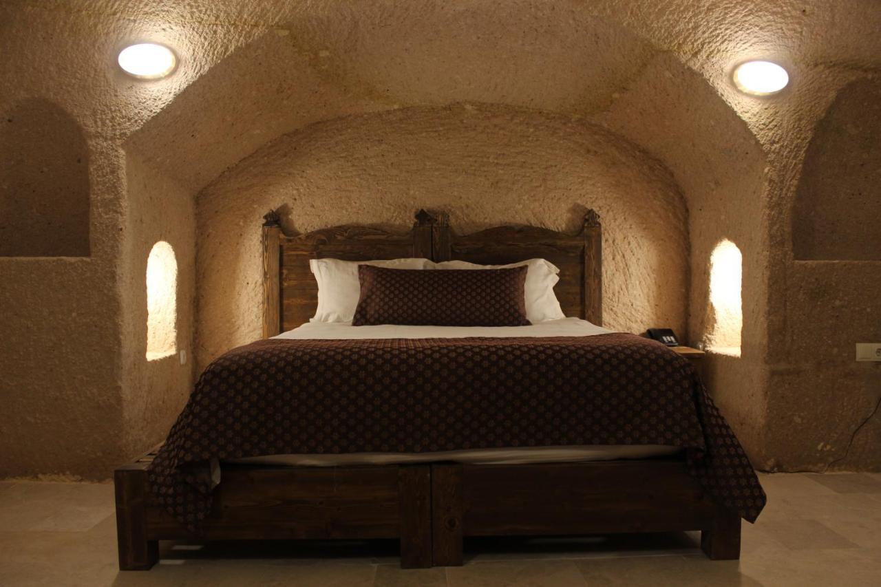 Helike Cave Suites Ючхисар Екстериор снимка