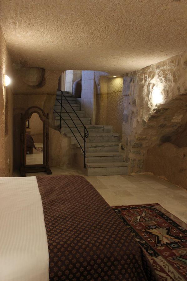 Helike Cave Suites Ючхисар Екстериор снимка