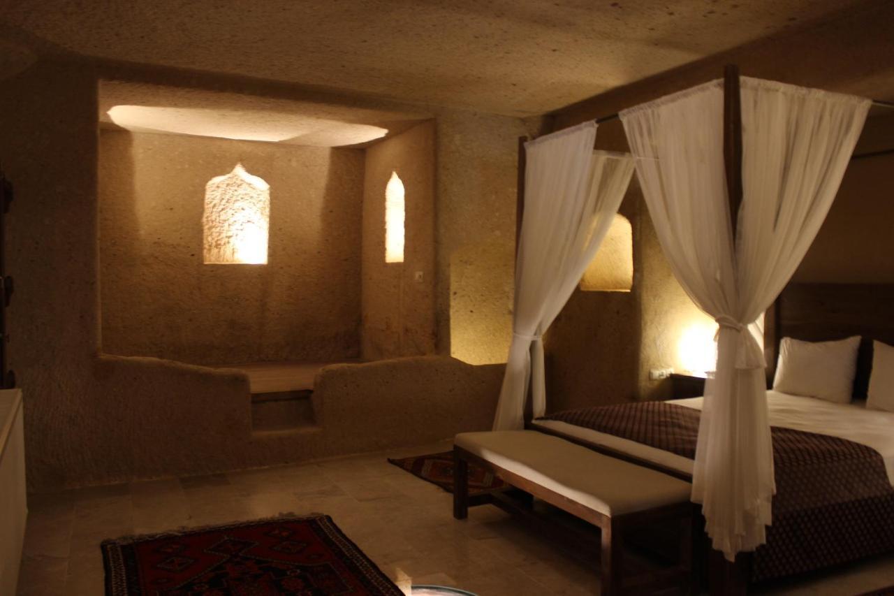 Helike Cave Suites Ючхисар Екстериор снимка