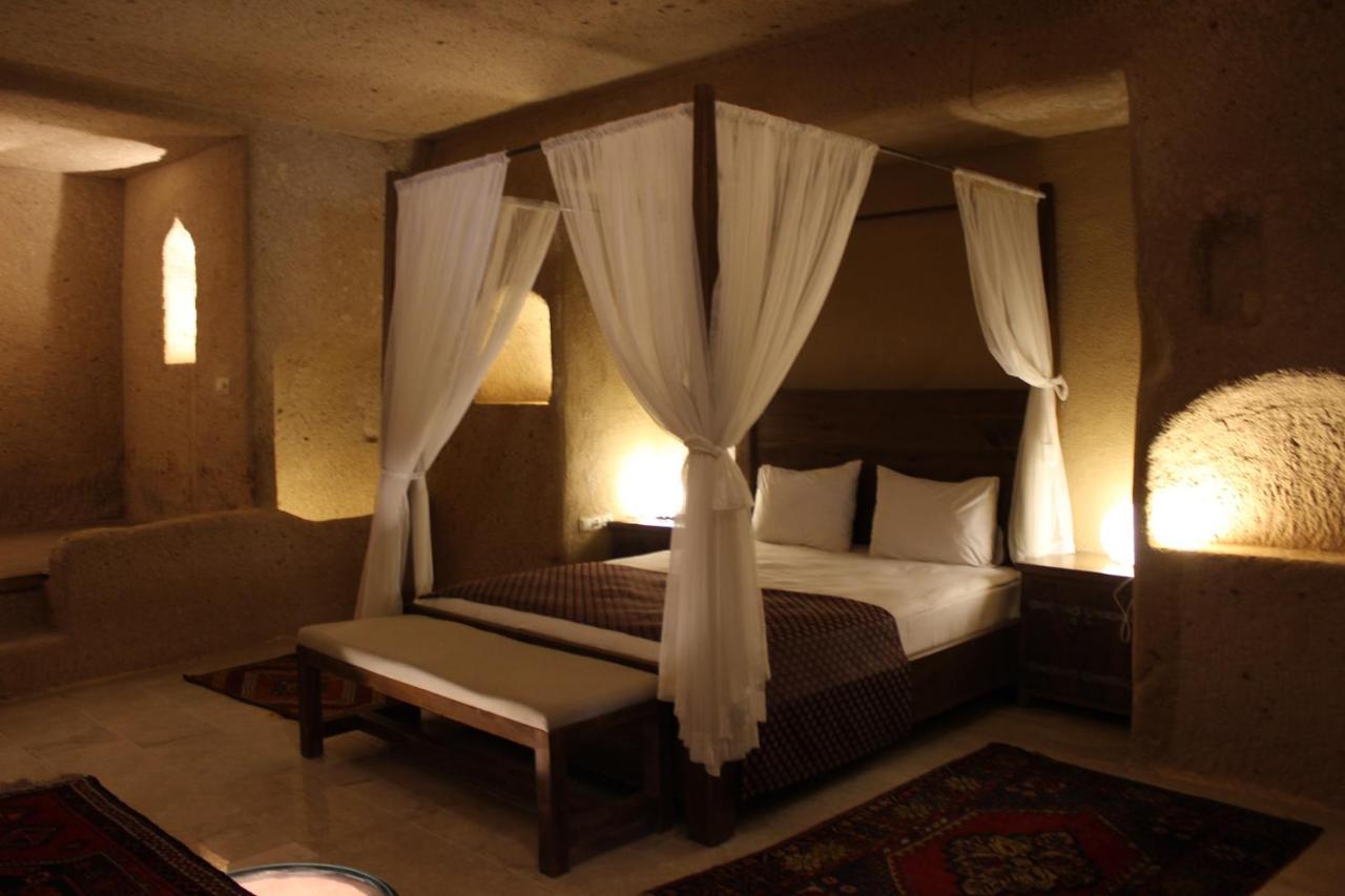 Helike Cave Suites Ючхисар Екстериор снимка