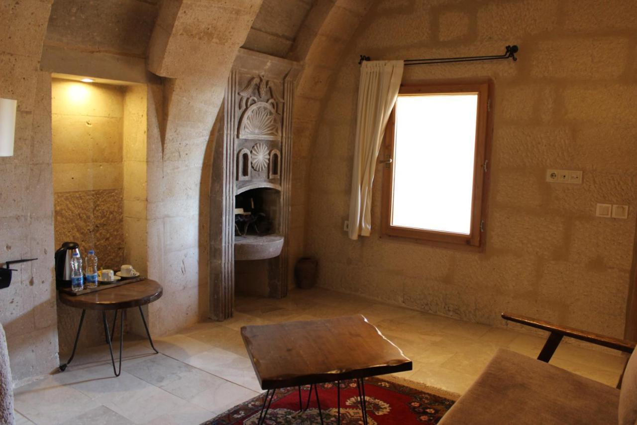 Helike Cave Suites Ючхисар Екстериор снимка