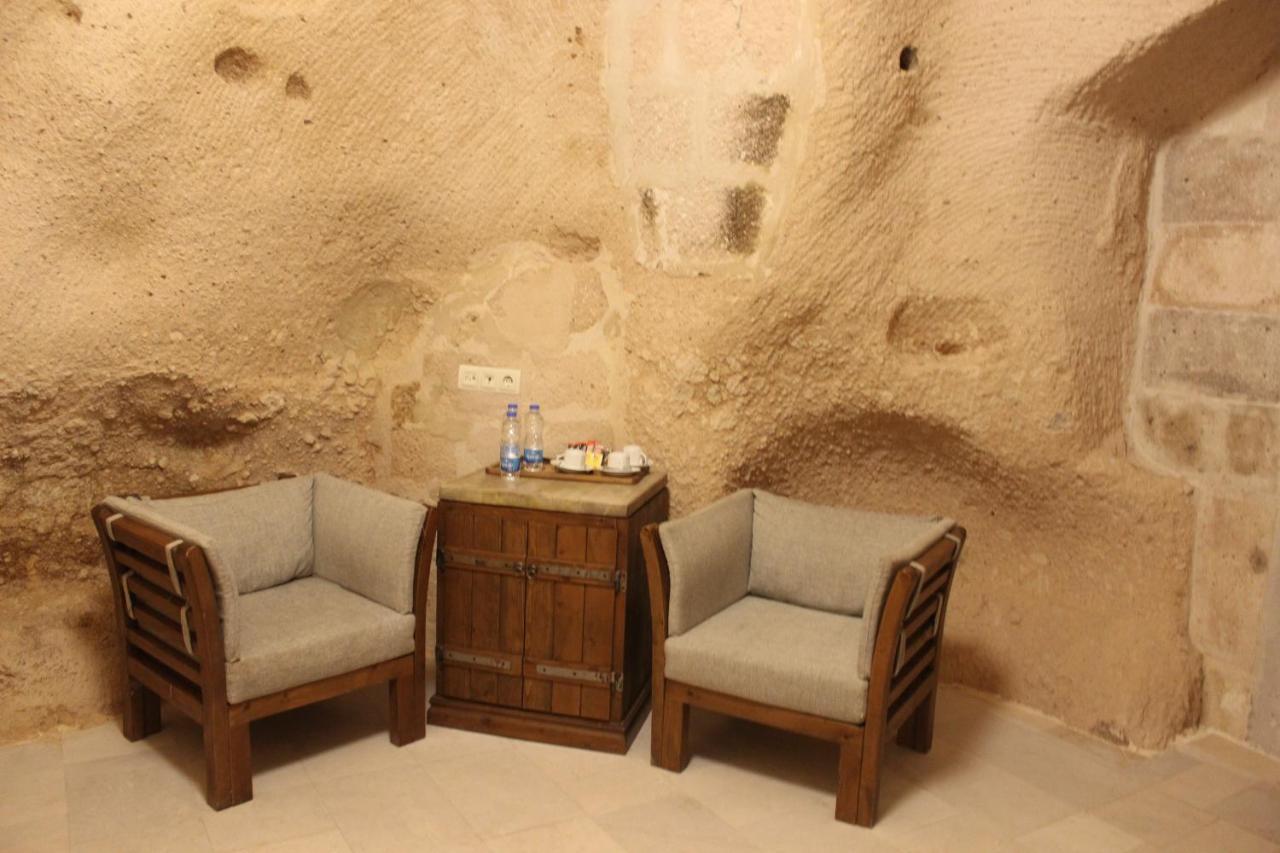 Helike Cave Suites Ючхисар Екстериор снимка