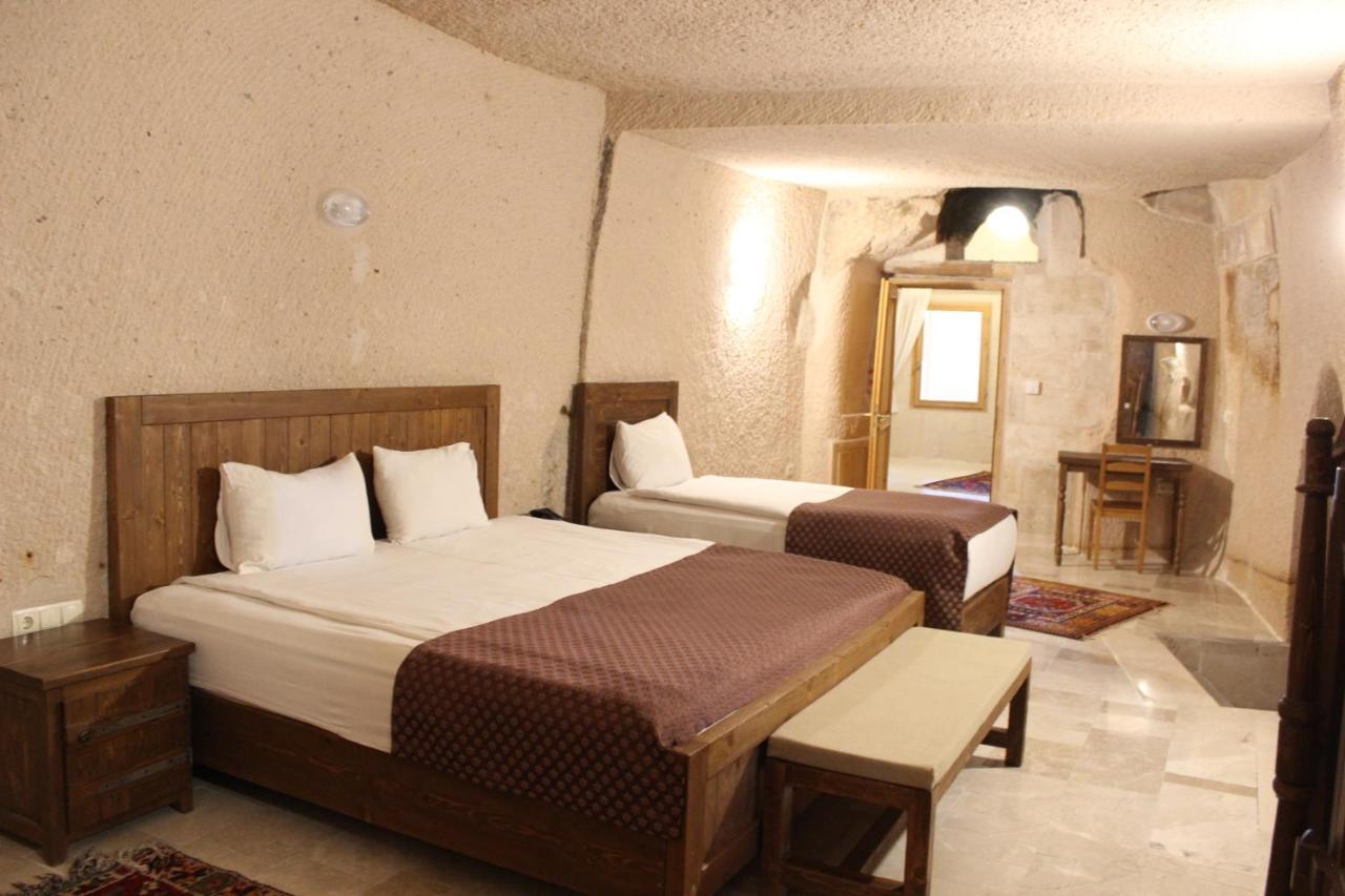 Helike Cave Suites Ючхисар Екстериор снимка