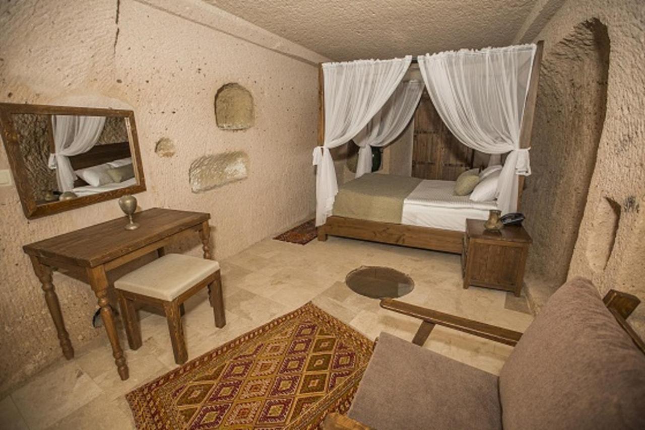 Helike Cave Suites Ючхисар Екстериор снимка