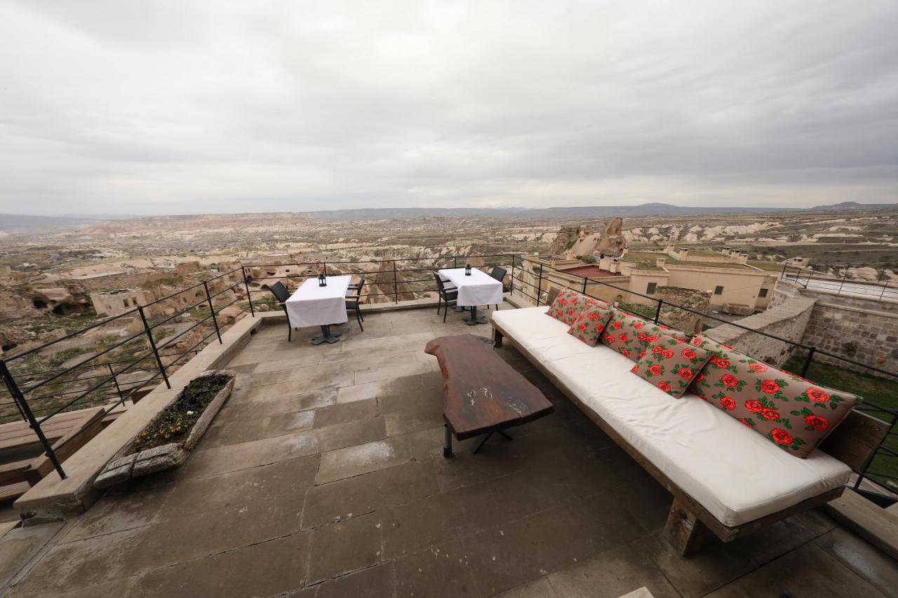 Helike Cave Suites Ючхисар Екстериор снимка