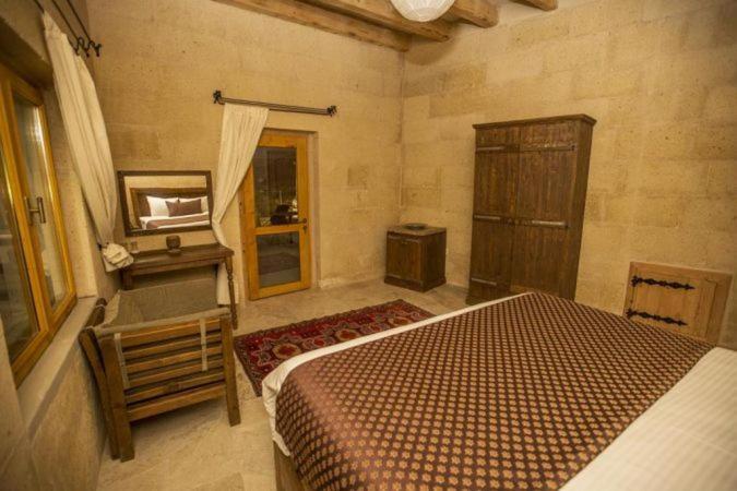 Helike Cave Suites Ючхисар Екстериор снимка
