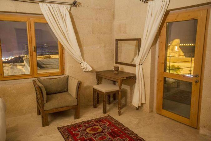 Helike Cave Suites Ючхисар Екстериор снимка