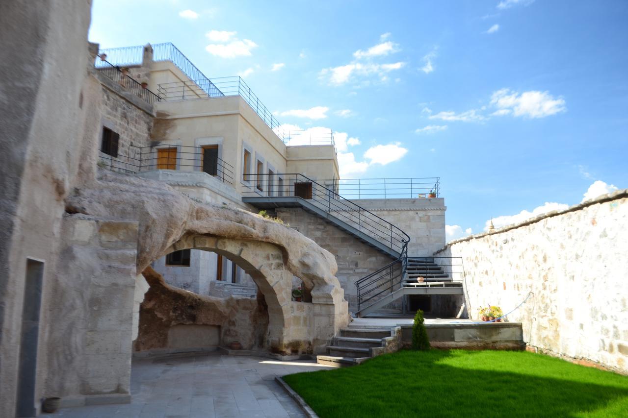 Helike Cave Suites Ючхисар Екстериор снимка