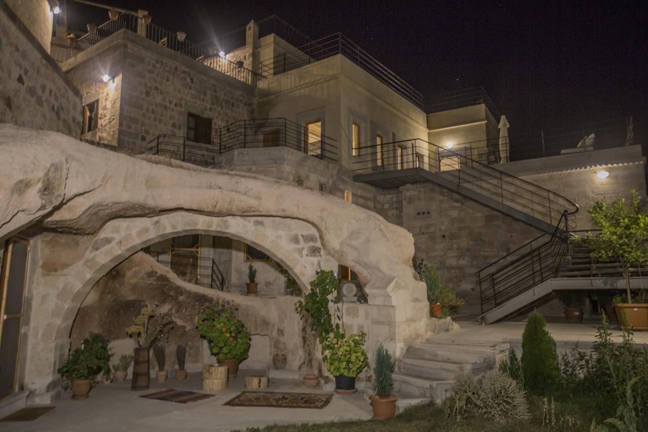 Helike Cave Suites Ючхисар Екстериор снимка