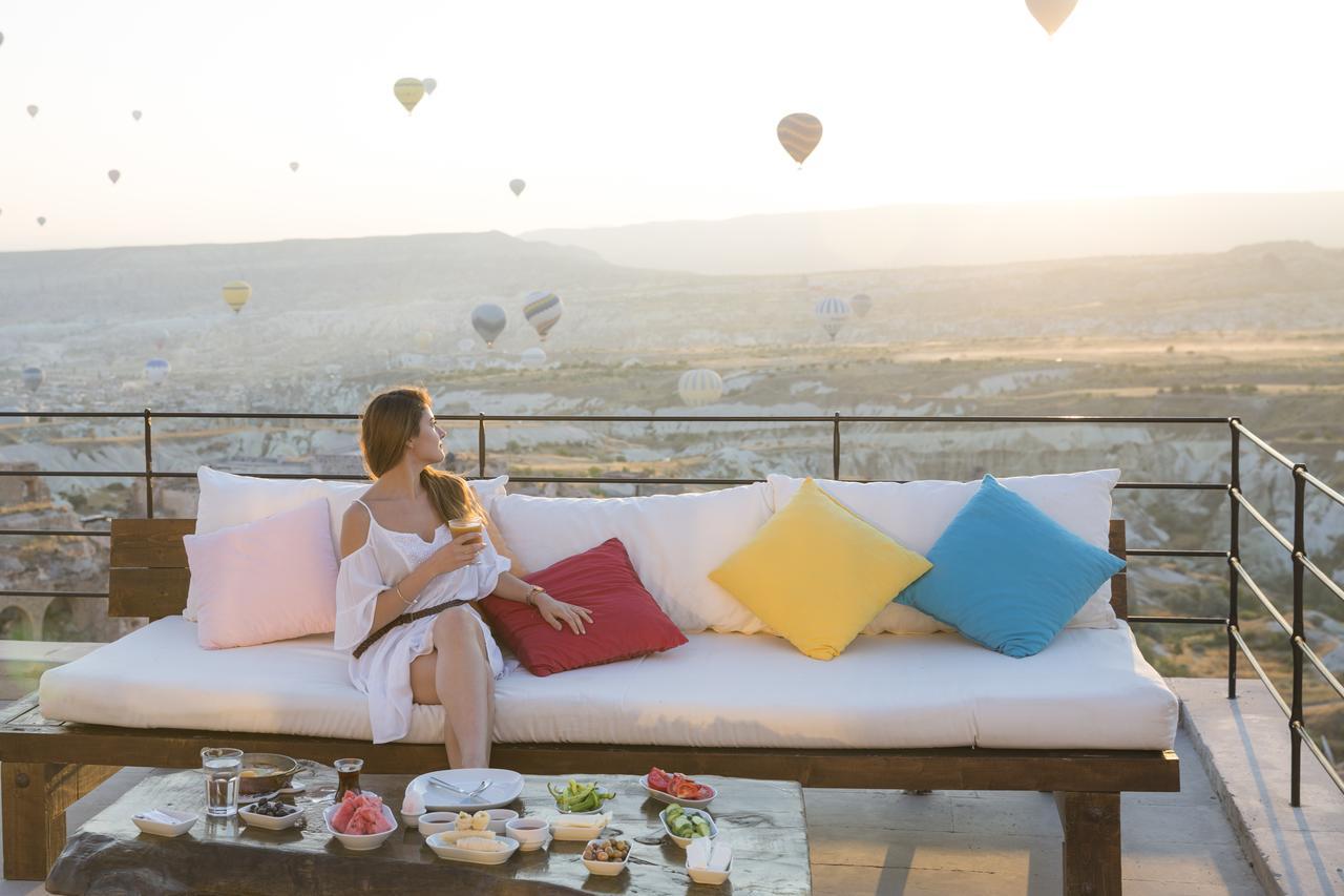 Helike Cave Suites Ючхисар Екстериор снимка