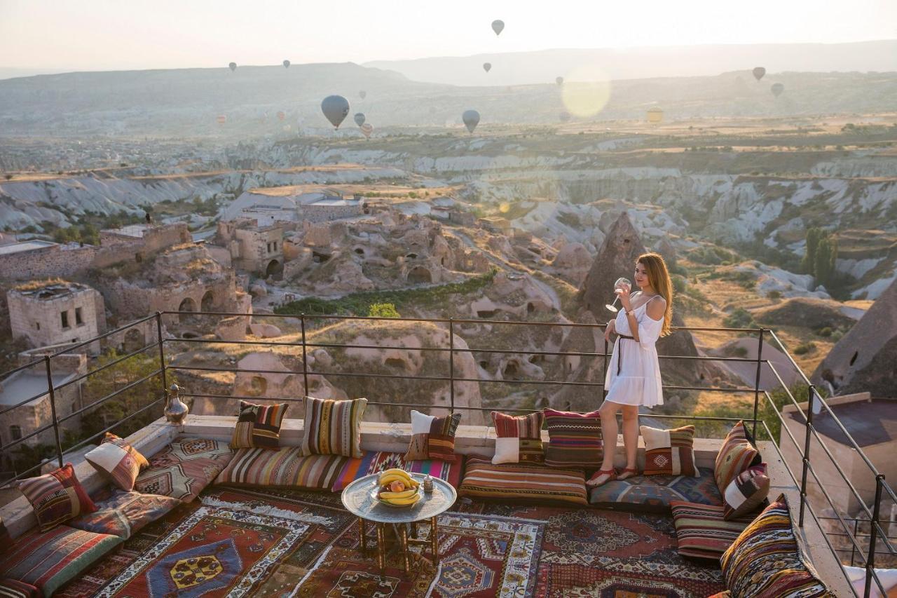 Helike Cave Suites Ючхисар Екстериор снимка